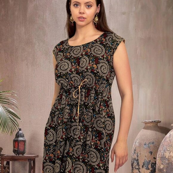 Vibrant Verve Black Printed Short Top | Muvvas Boutique - Picture 2 of 3